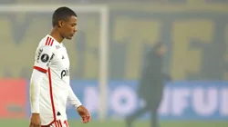 Los hinchas de Flamengo acusan a De la Cruz de ir a menos ante Peñarol