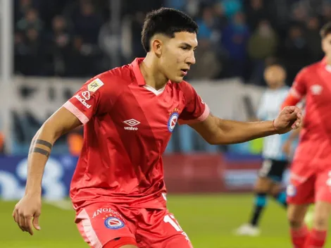 Es una de las promesas del fútbol argentino, integra la Selección Sub 20 y se cambió su apellido