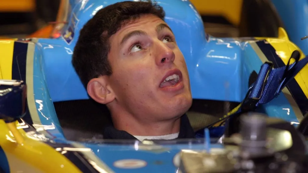 ‘Pechito’ López, a bordo de un Renault de Fórmula 1 en 2003 (IMAGO / Thomas Melzer).