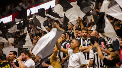Los hinchas de Atlético Mineiro concurrieron masivamente al duelo ante Fluminense
