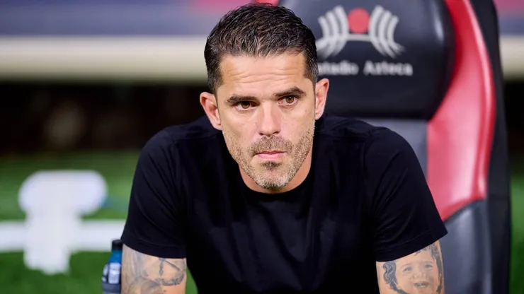 Aseguran que Fernando Gago tiene "un pie afuera" de Chivas: ¿Se acerca a Boca?