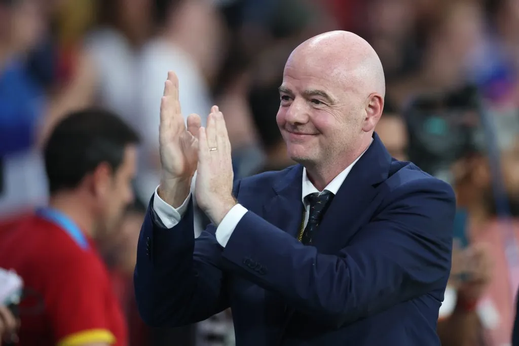 Gianni Infantino. FIFA continúa negociando respecto a las sedes que albergarán el Mundial de Clubes.