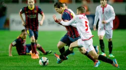 Lo descubrió el DT de Dibu Martínez, ganó tres veces la Europa League y hoy juega en la quinta división del fútbol español