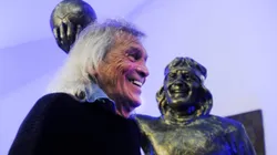 RECORD DATE NOT STATED Gatti now has his own statue in Boca Buenos Aires, Argentina - In the photo taken on September 7, 2023, Boca fans and members can now enjoy the statue of Hugo Orlando Gatti at the Bombonera: the tribute to the goalkeeper who was decisive in the 1977 Copa Libertadores title with the penalty saved against Cruzeiro s Vanderley at the Centenario stadium was inaugurated. Precisely, this September 7 was an anniversary. Buenos Aires Argentina PUBLICATIONxNOTxINxARG Copyright: xLatinxAmericaxNewsxAgencyxx 07-09-2023_buenos_aires_argentina-_en_la-2 EDITORIAL USE ONLY