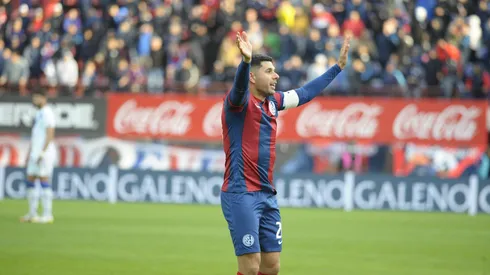 Néstor Ortigoza en su despedida del fútbol profesional.