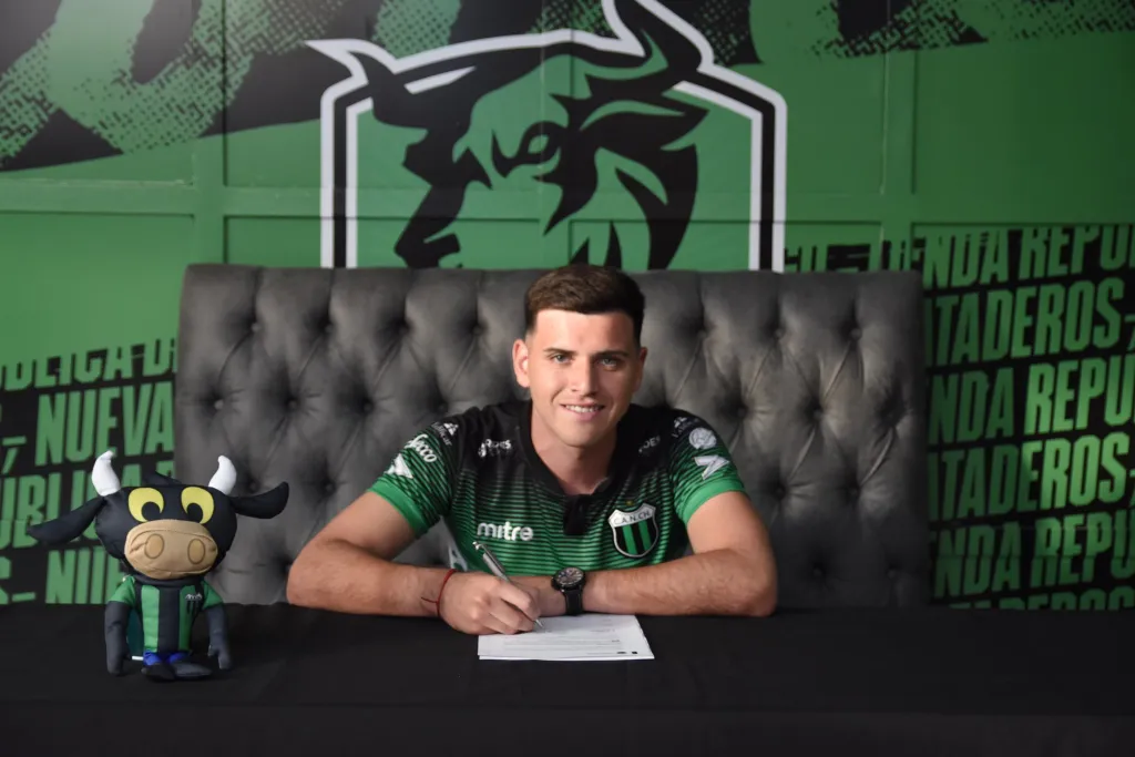 Díaz firmó con Nueva Chicago hasta diciembre. (Foto: Nueva Chicago)