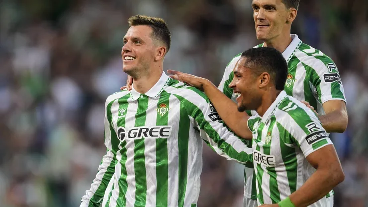 Giovani Lo Celso festejando uno de sus goles.