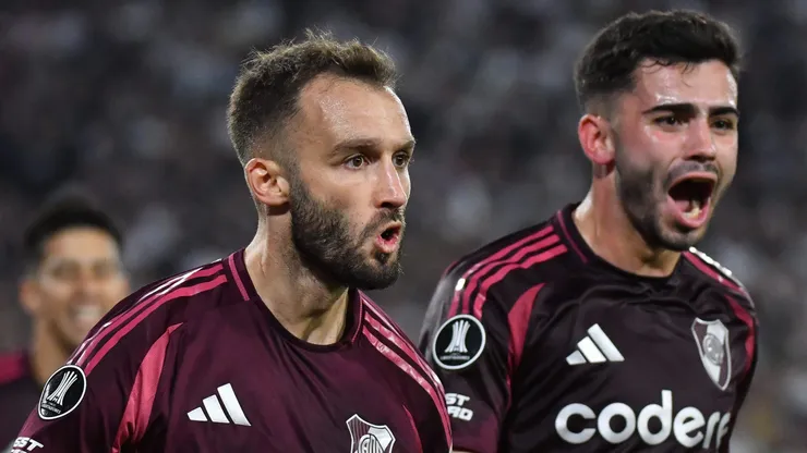 Germán Pezzella celebra su gol.