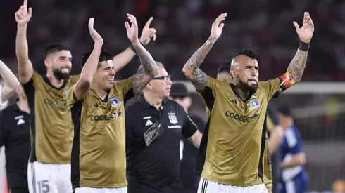 BARRANQUILLA, COLOMBIA - AUGUST 20: Arturo Vidal of Colo Colo celebrates with teammates after winning the Copa CONMEBOL Libertadores 2024 Round of 16 second leg match between Junior and Colo-Colo at Estadio Metropolitano on August 20, 2024 in Barranquilla, Colombia. (Photo by Gabriel Aponte/Getty Images)