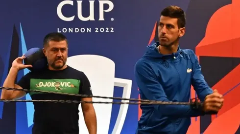 Ulises Badio junto a Novak Djokovic.