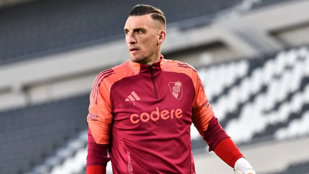 Franco Armani fue duramente cuestionado por Hugo Gatti.