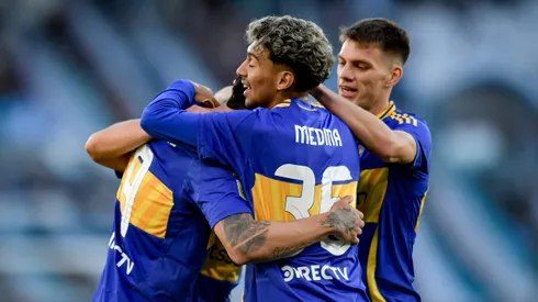 Los jugadores de Boca celebran el gol de Giménez ante Racing.