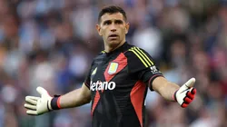 No lo podía creer: así reaccionó el Dibu Martínez al golazo del colombiano Jhon Durán para Aston Villa