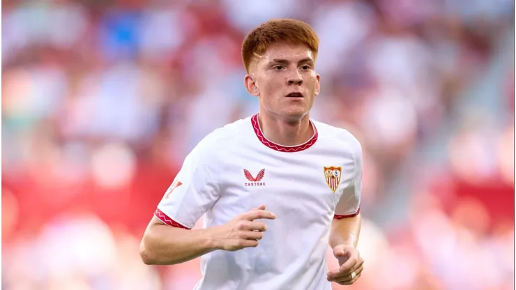 Clima caliente: protesta de los hinchas del Sevilla de Valentín Barco en la previa del partido ante Getafe