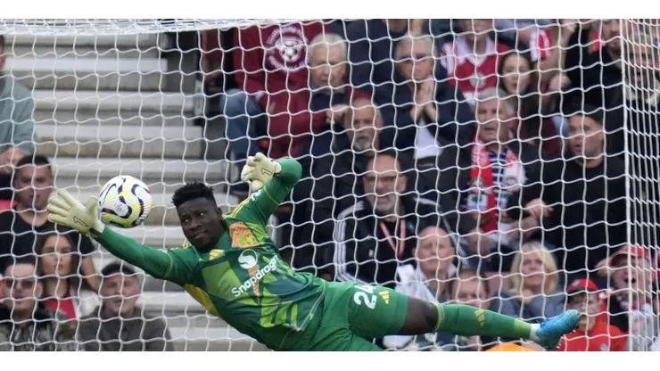 Penal y rebote: la doble atajada de Onana para salvar al Manchester United de Lisandro Martínez y Garnacho