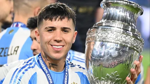 Enzo Fernández, tras el partido con Colombia, publicó una imagen en la que se ven los cuatro títulos que cosecha hasta el momento la Scaloneta.