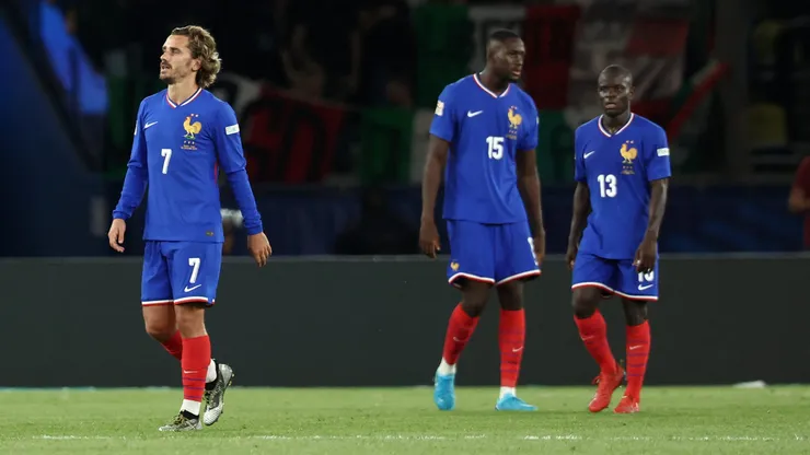 Rumores señalan interna entre los jugadores de Francia tras la frustración de la Euro y la derrota con Italia.