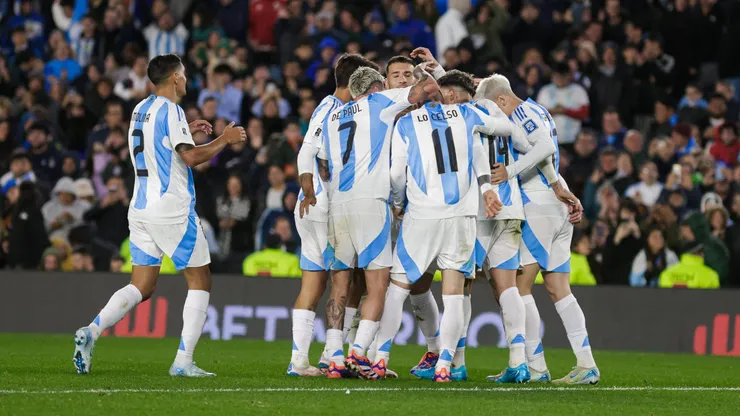 Argentina se aseguró el primer puesto en el Ranking FIFA con su triunfo sobre Chile y por la derrota de Francia con Italia.