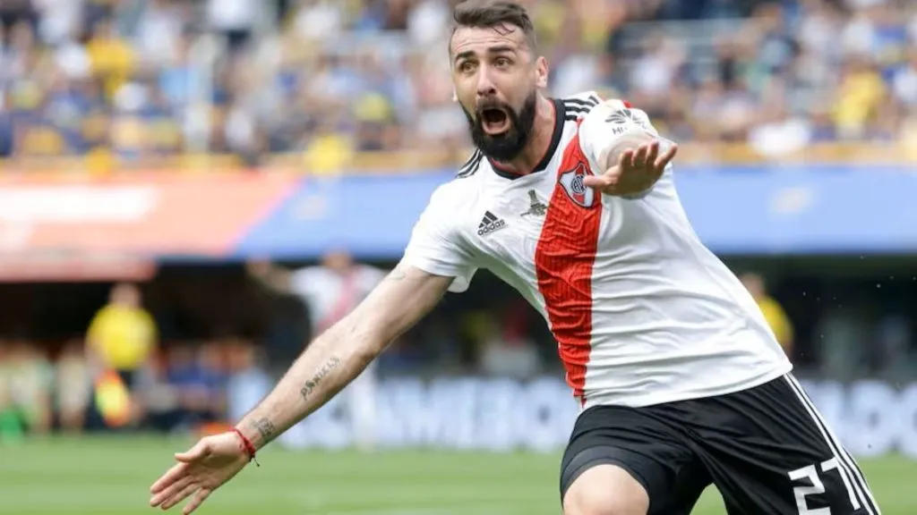 Pratto y su famoso gol en la Bombonera.