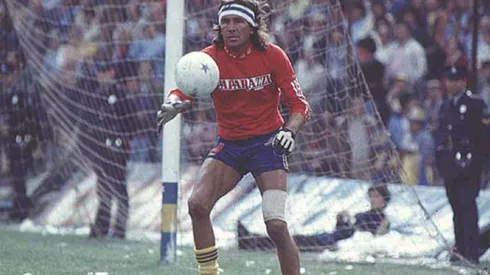 Hugo Gatti en el arco de Boca.