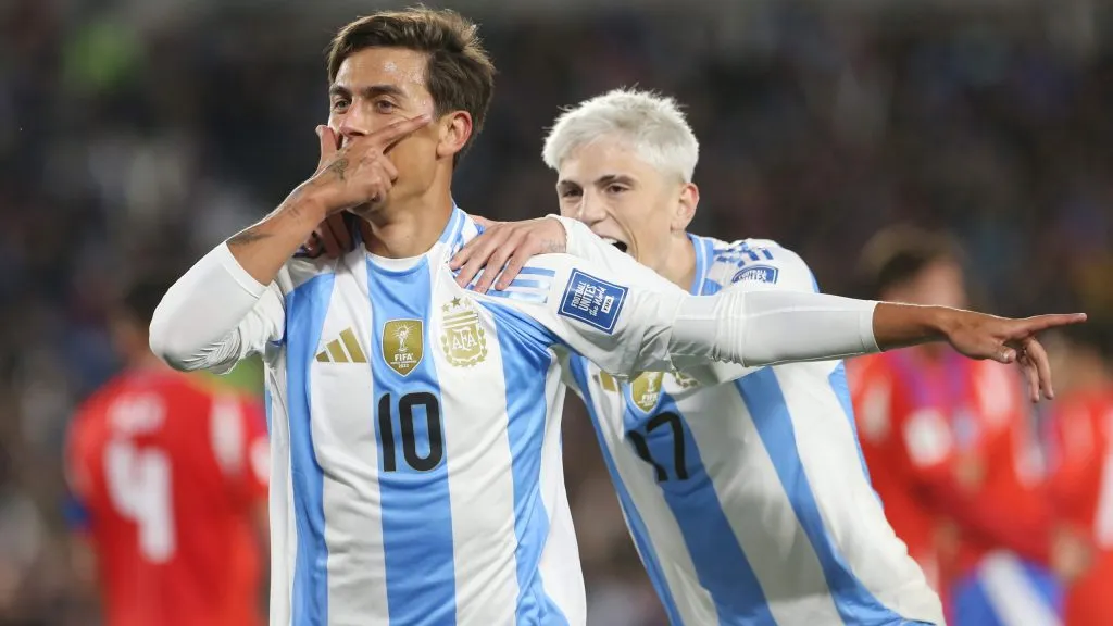 El festejo de Dybala junto a Garnacho (Getty)