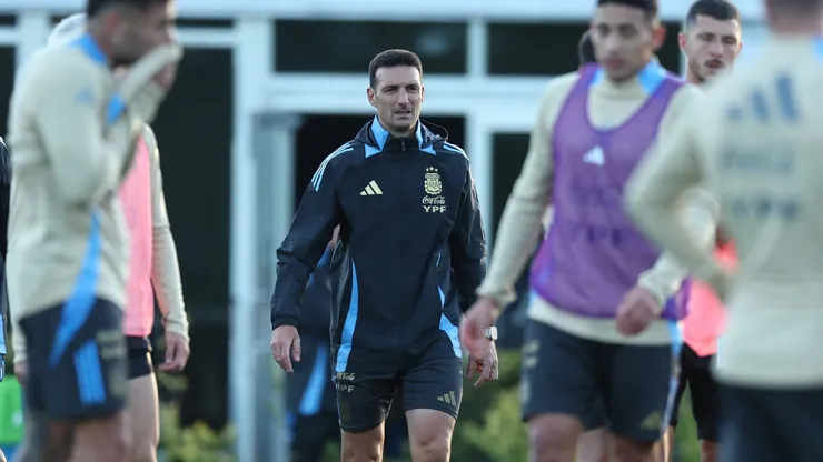 Scaloni, el que lleva la batuta del campeón del mundo.