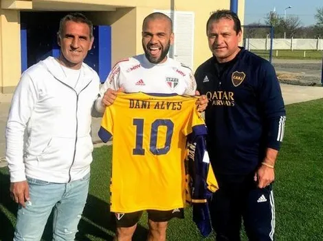 VIDEO | En libertad condicional, Dani Alves jugó un picado con la camiseta de Boca