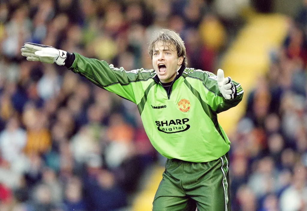 Mark Bosnich con la camiseta de Manchester United. (Foto: Getty)