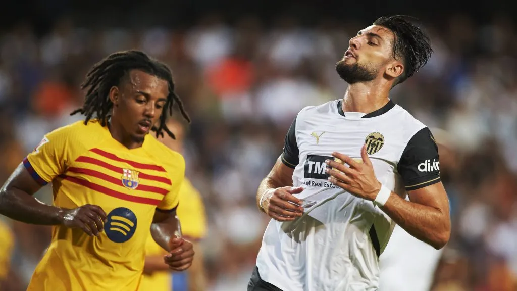 Rafa Mir jugó en las categorías formativas del Barcelona. IMAGO