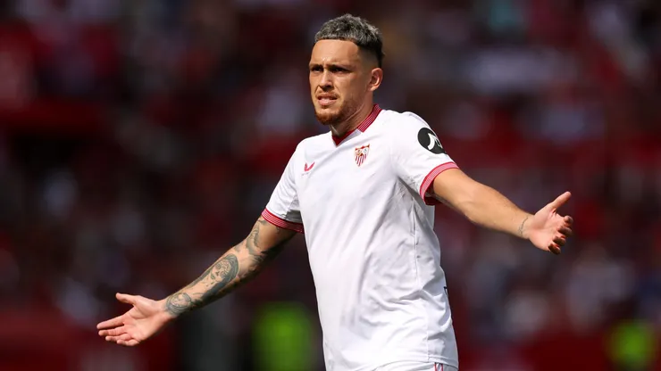 Tras el fichaje de Lucas Ocampos con Rayados de Monterrey, en Sevilla definen su reemplazo