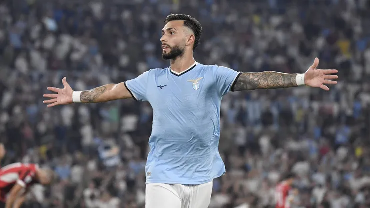 Valentín Castellanos festejando un gol en la Lazio.
