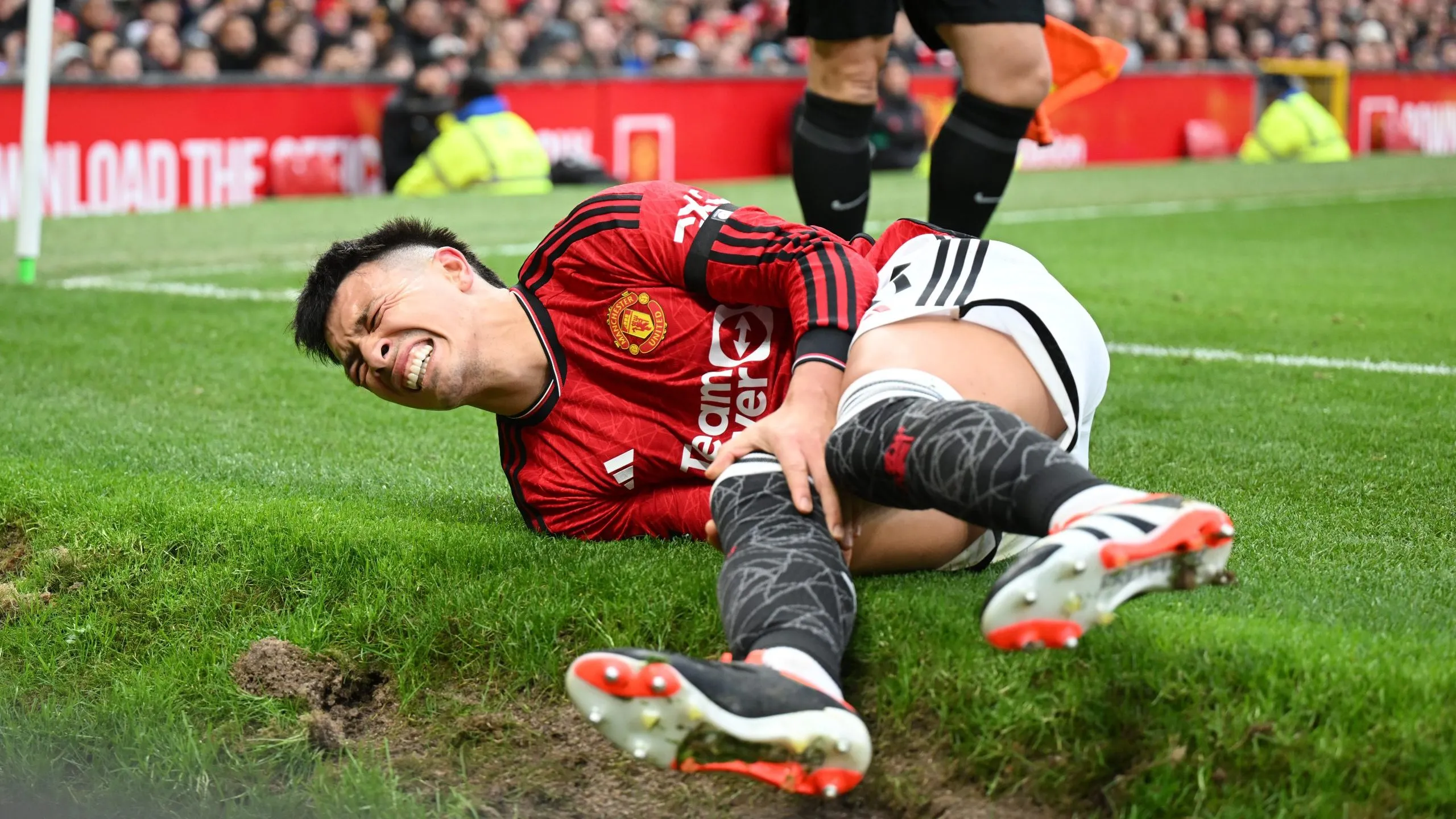 La lesión de Lisandro Martínez en Manchester United. (Getty Images)