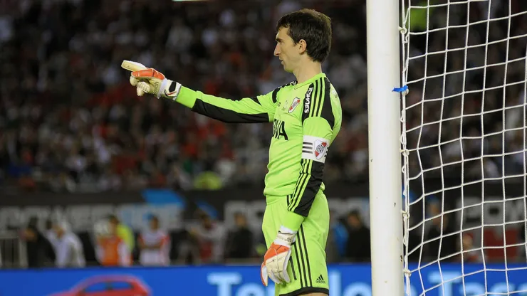 Marcelo Barovero en el arco de River.