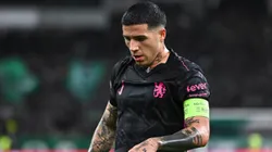 Enzo Fernández perdió la cinta de capitán y la titularidad en el Chelsea.