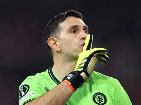 La reacción de Aston Villa a Dibu Martínez, ganador del Premio Yashin