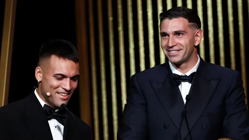 En qué posiciones quedaron Dibu y Lautaro