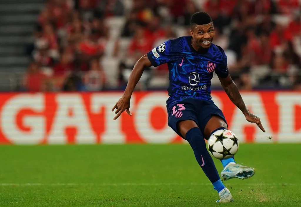 Reinildo es buscado por Mourinho.