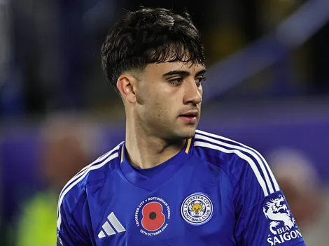 En Inglaterra cuestionan a Ruud van Nistelrooy por no darle minutos a Facundo Buonanotte: "Criminal"