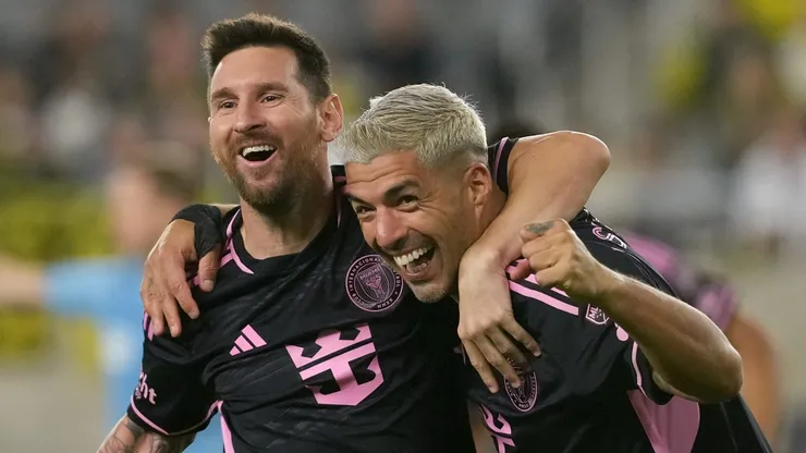 Messi y Suárez con la camiseta de Inter Miami.