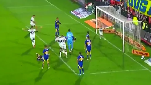 Gimnasia festeja el gol luego del error de Brey.