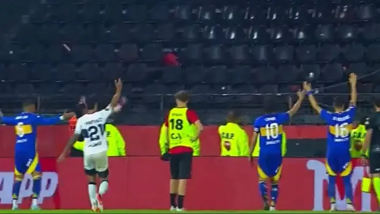 Incidentes entre las hinchadas de Boca y Gimnasia durante el entretiempo de la Copa Argentina
