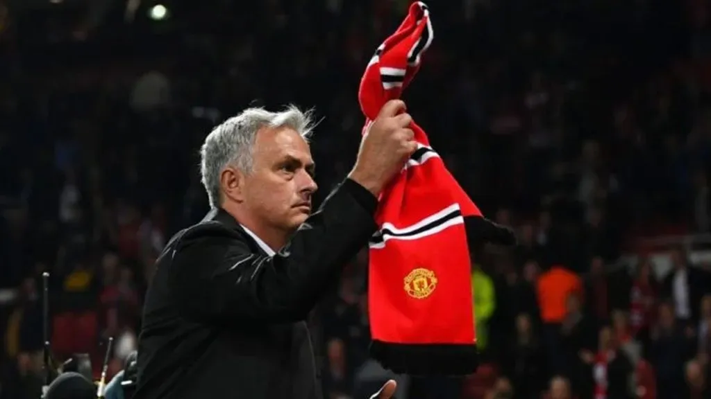 Mourinho, irónicamente, reconoció que puede ganar la Premier League si sancionan al City.