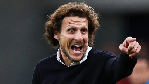 Diego Forlán debutará como profesional en tenis.