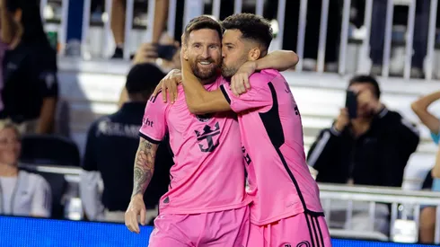 Messi, felicitado por Alba por su gran actuación ante New England Revolution.