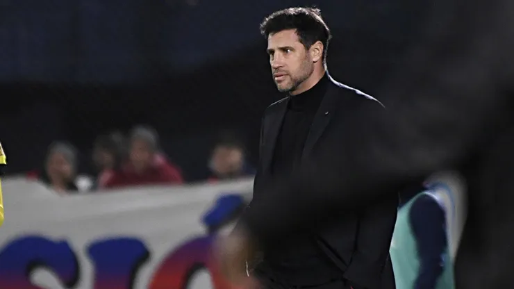 Sebastián Domínguez dejó de ser el DT de Vélez.