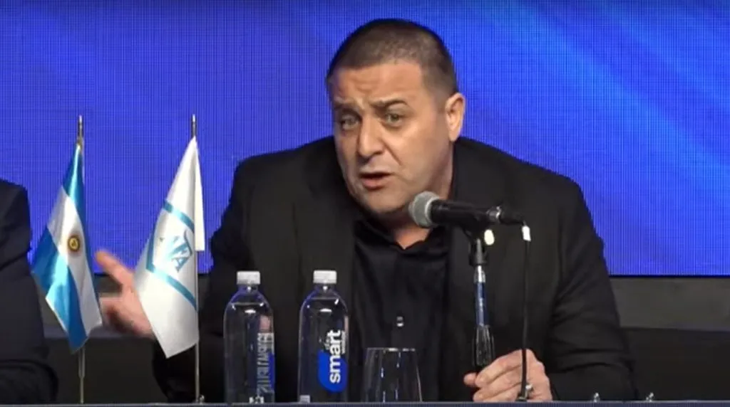 Pablo Toviggino se cruzó con Juan Sebastián Verón.