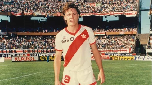 Ariel Beltramo con la camiseta de River.