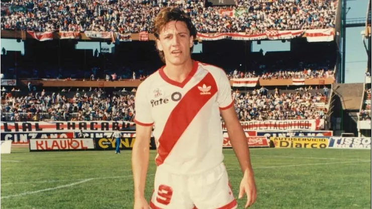 Ariel Beltramo con la camiseta de River.