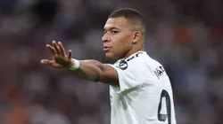 Kylian Mbappé con la camiseta de Real Madrid.