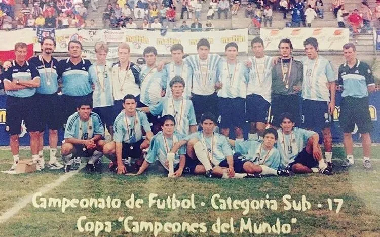 Sus primeros pasos con las Juveniles de AFA. foto web.